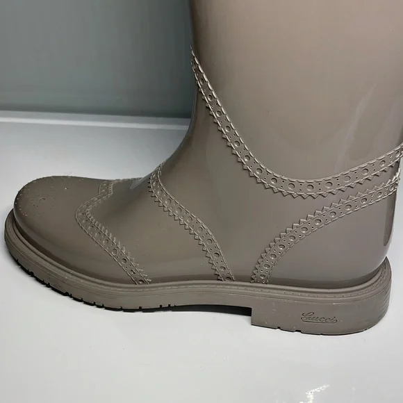 Authentic Gucci Rainboot - Picture 10 of 15